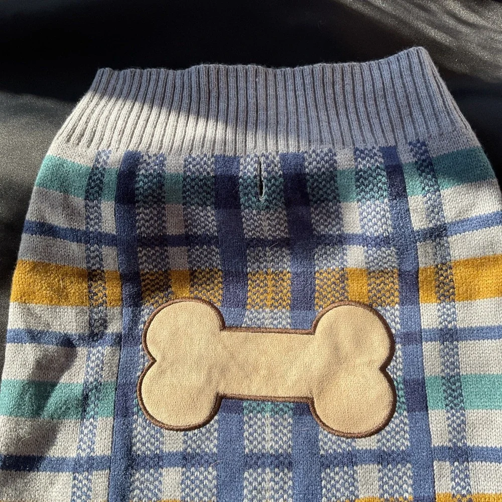 VIBRANT LIFE DOG SWEATER BONE PLAID 28 W X 19 L. Dog Life Warm Stylish Cozy